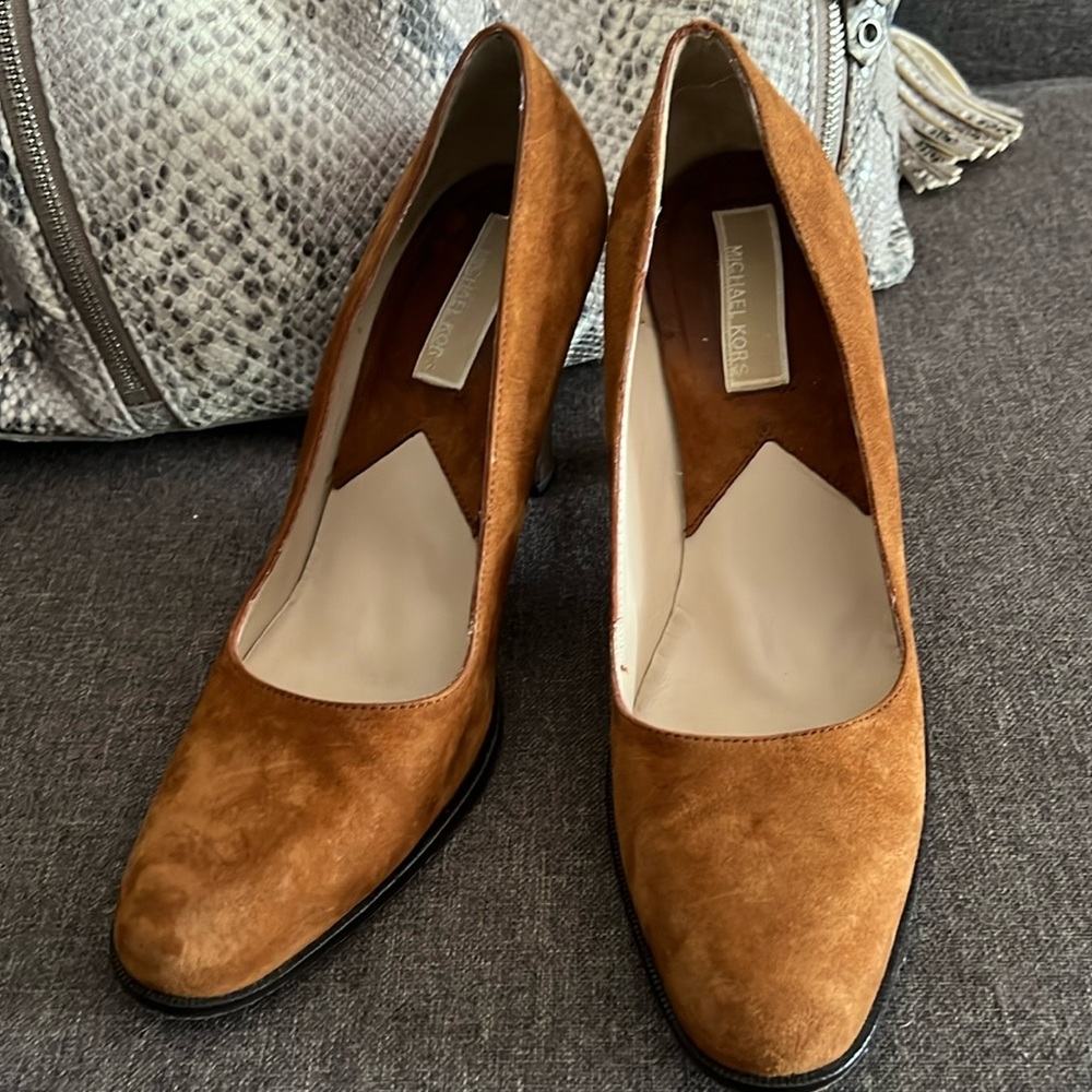 MICHAEL KORS Made in Italy Brown Suede Luxury Heels/ Pumps Size 7 - Picture 4 of 12